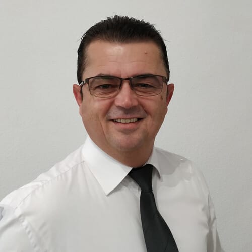 Estoy especializado en activos residenciales e inversiones inmobiliarias en la Costa Blanca y otras zonas de España.